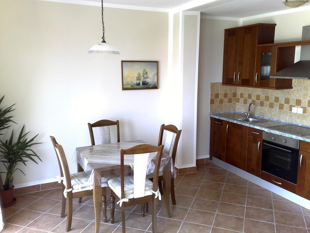 Apartments Salvore Crveni Vrh Quarto foto