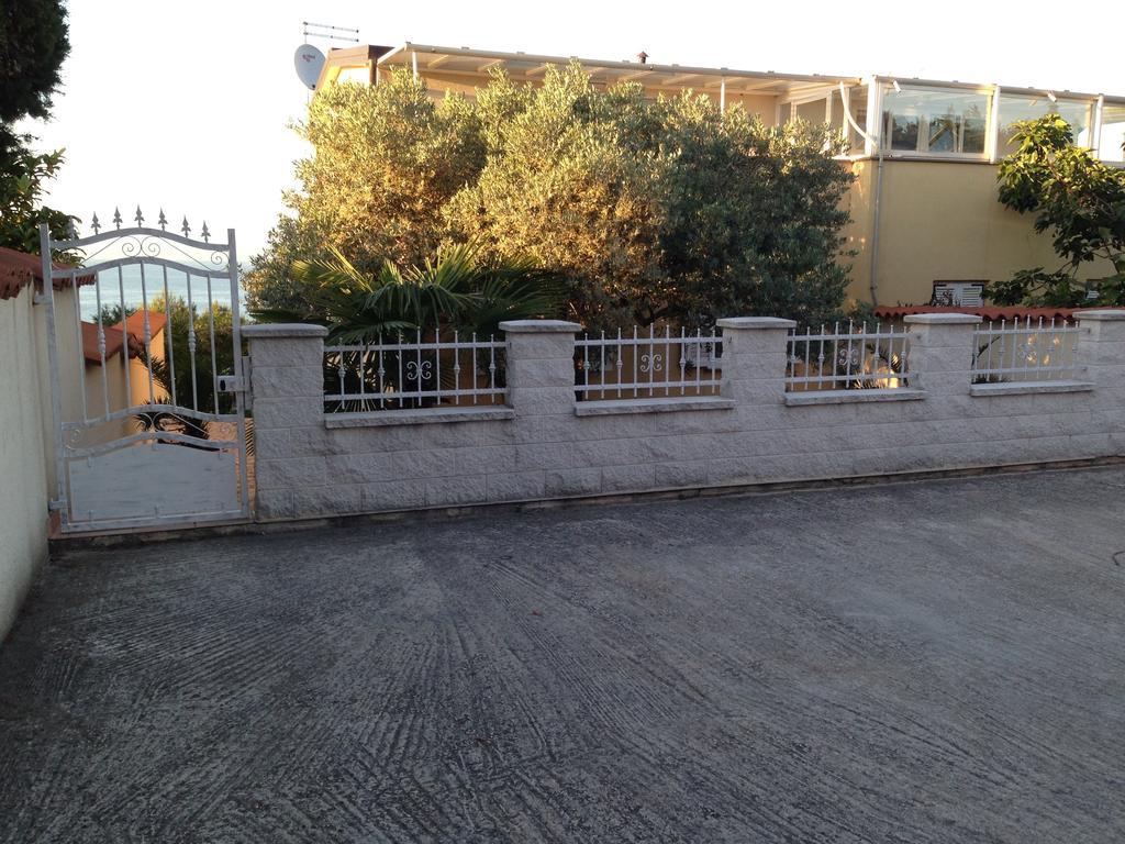 Apartments Salvore Crveni Vrh Quarto foto